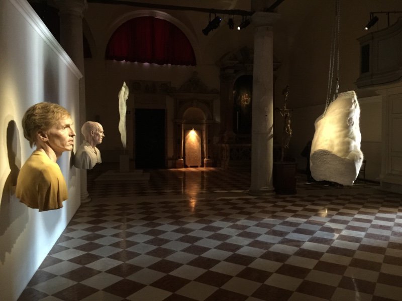 "Evan Penny: Ask Your Body," Installation View at Chiesa San Samuele, Venice
