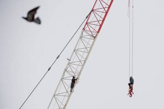 Tyler Anderson, National Post, "Crane Rescue"