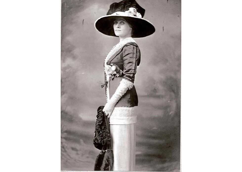 Mary Riter Hamilton, ca. 1911-12, photograph (Ronald T. Riter collection)