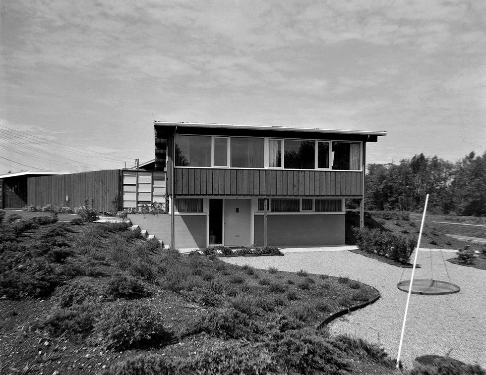 Architect Fred Lasserre and landscape architect Cornelia Hahn Oberlander designed the Friedman residence in Vancouver around 1955. (collection of West Vancouver Art Museum; photo by Selwyn Pullan)