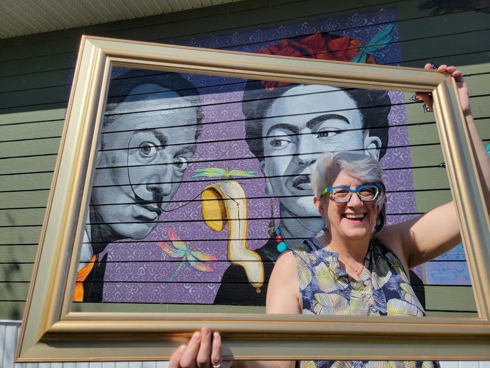 Gossamer Treasures owner Lois Hannam in front of her gallery in Wabamun, Alta. (photo by Sharon Samartino)