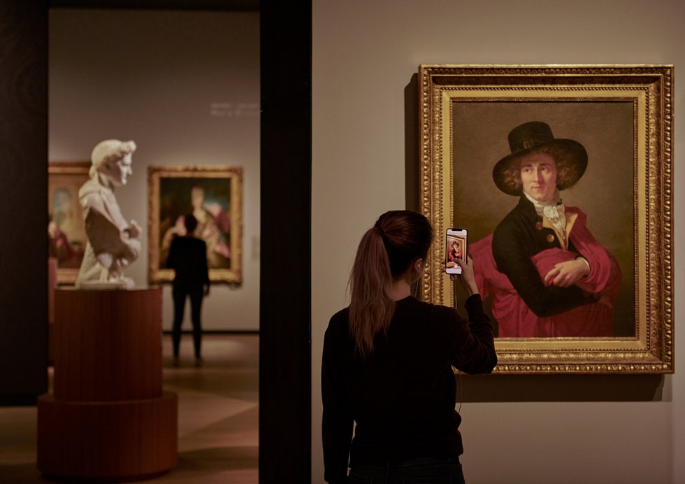 A visitor uses Echo, an app designed for the Montreal Museum of Fine Arts. (courtesy the Montreal Museum of Fine Arts; photo by Jean-François Brière)