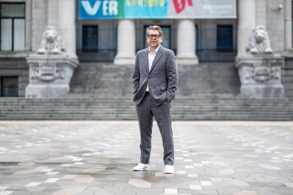 Anthony Kiendl, executive director and CEO of the Vancouver Art Gallery, poses outside the gallery. (photo by Carlos Tarlyhardat, courtesy VAG)