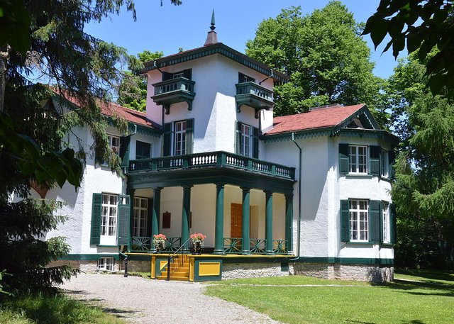 Bellevue House, a national historic site in Kingston, Ont., was once the home of Canada’s first prime minister, Sir John A. Macdonald. (courtesy Wikimedia Commons)