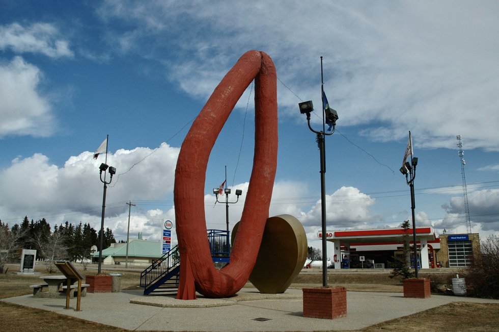 The World’s Largest Sausage, a fibreglass structure that stands 42 feet in height