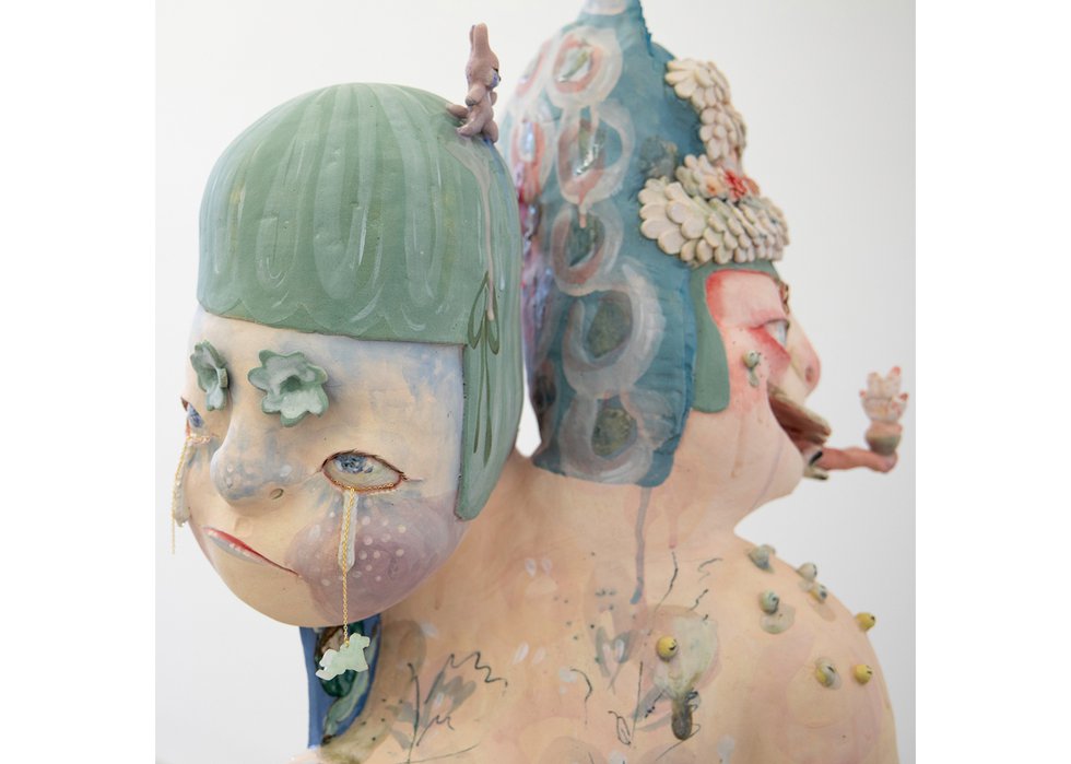 Sami Tsang, “Emerging Woman,” detail, 2023, ceramic, engobe, glaze, shell chip, chain, resin (courtesy of the artist and Cooper Cole)